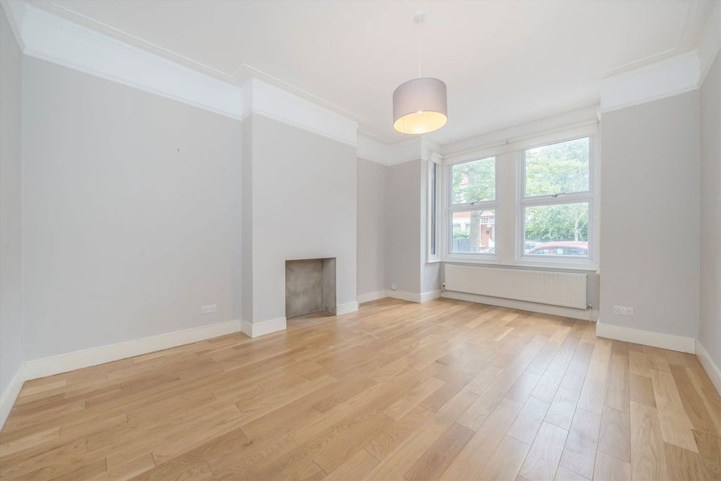 Property photo 2 of 9