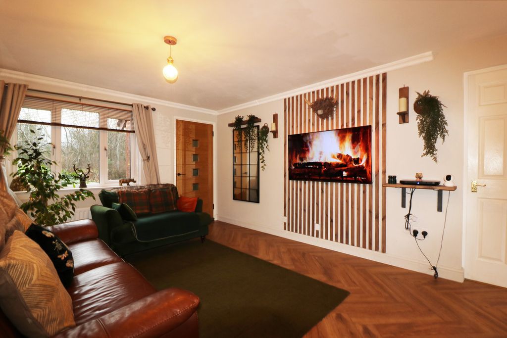 Property photo 2 of 21