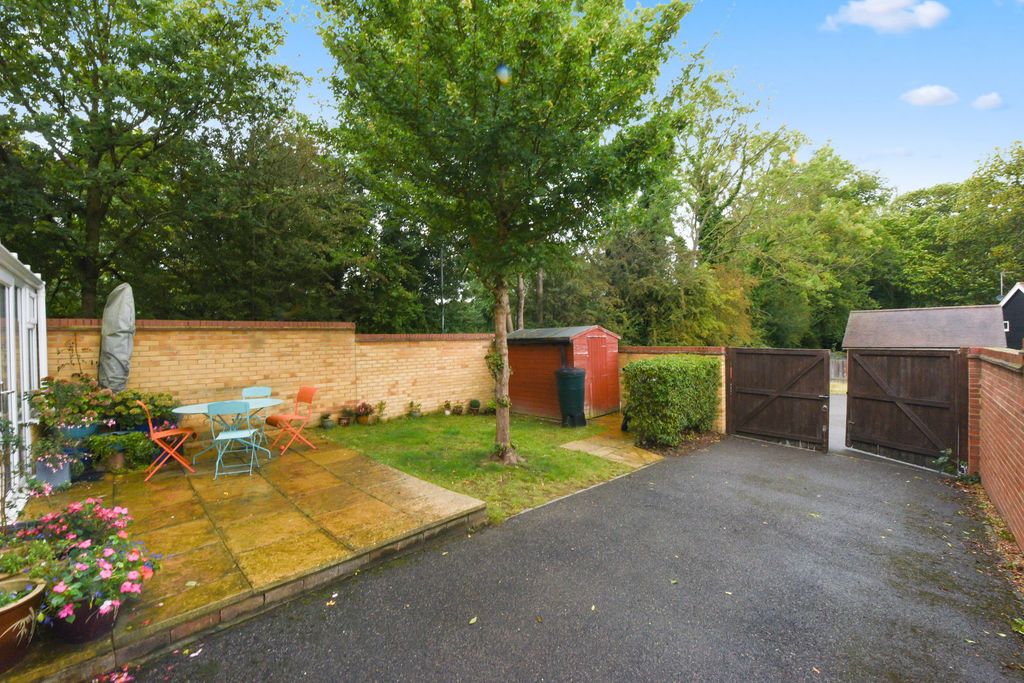 Property photo 3 of 18
