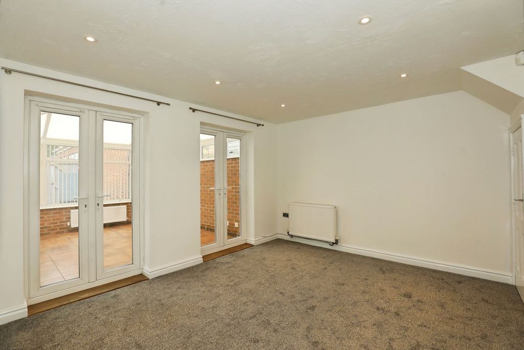 Property photo 3 of 21