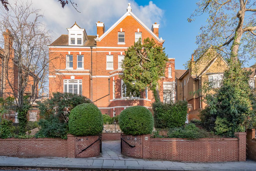 Property photo 1 of 12