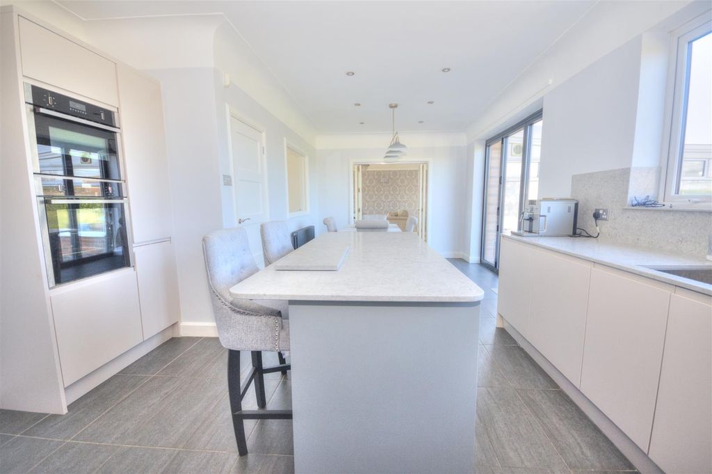 Property photo 3 of 24 Dsc_3245_Enhancer.Jpg