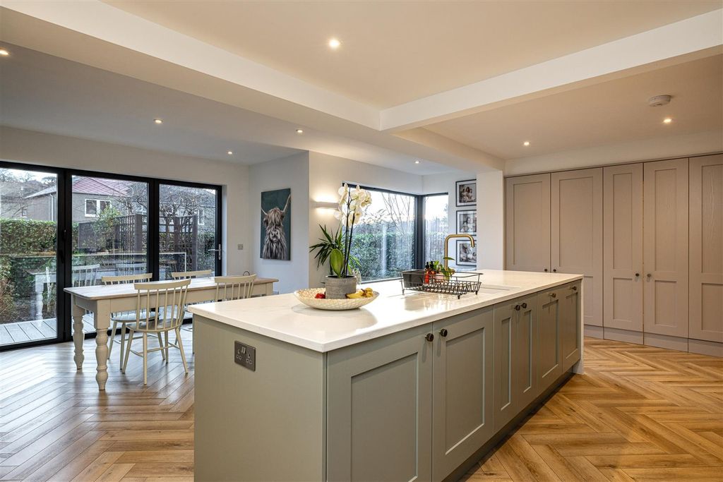 Property photo 3 of 32 15 Langhaugh Gardens Galashiels 25.Jpg