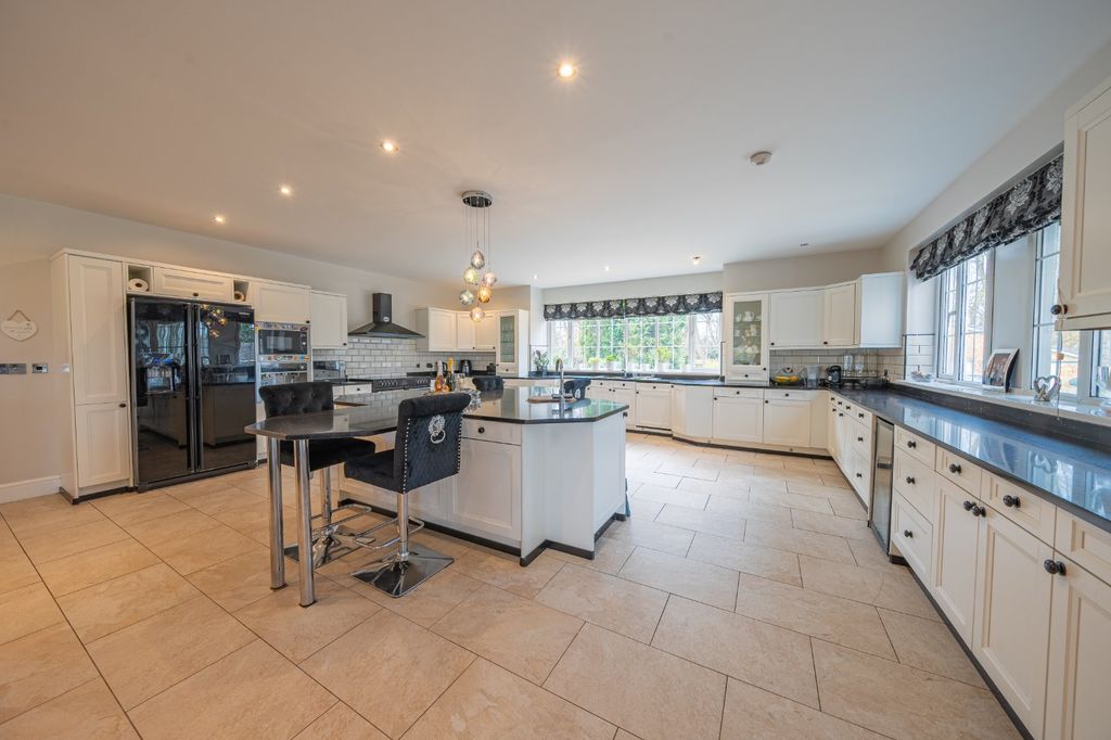 Property photo 3 of 32 Picture No. 44