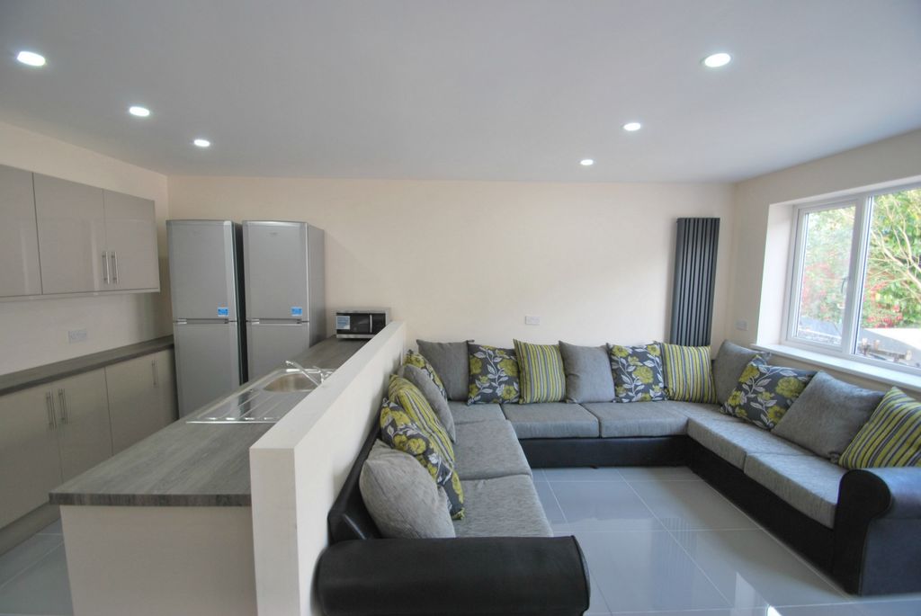 Property photo 1 of 22 Photo 21