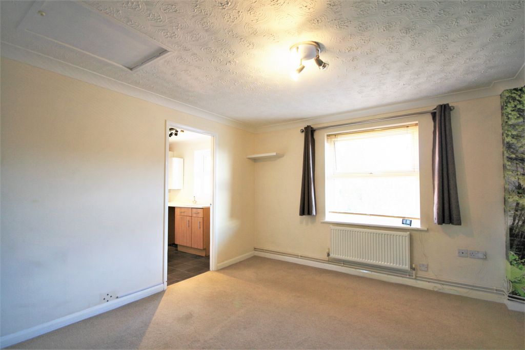 Property photo 2 of 7 Img_9433