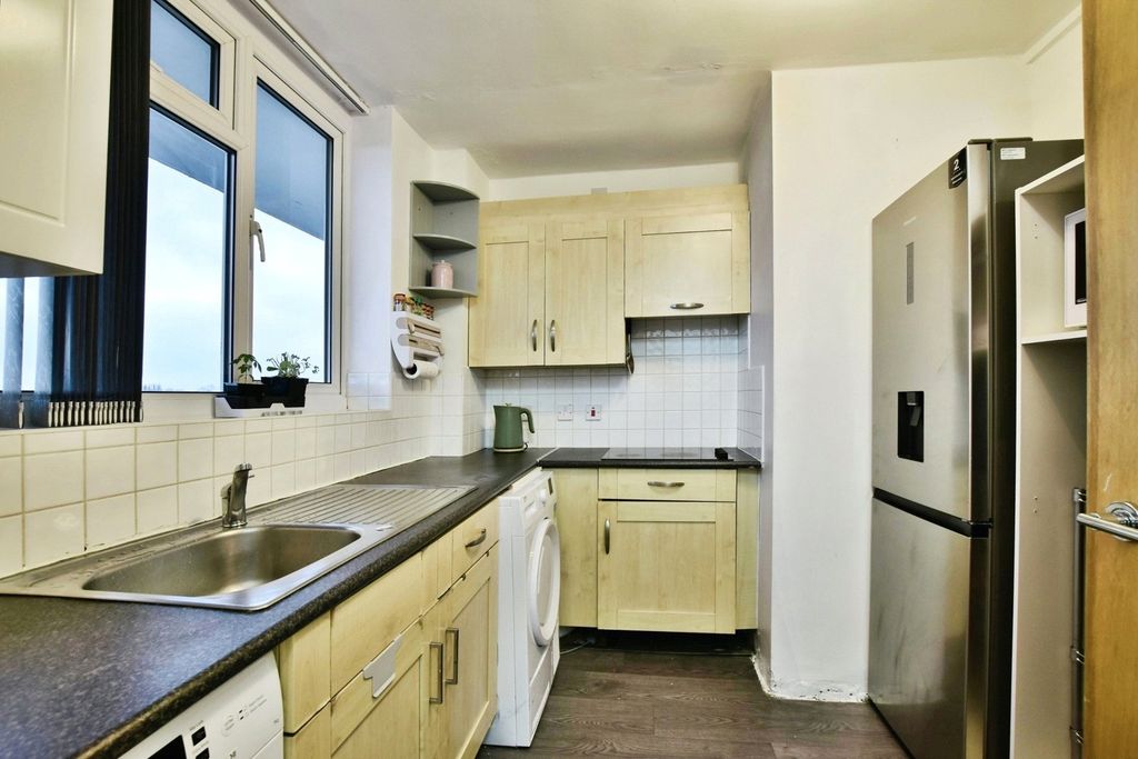 Property photo 2 of 20 Pbox-Img.Jpg