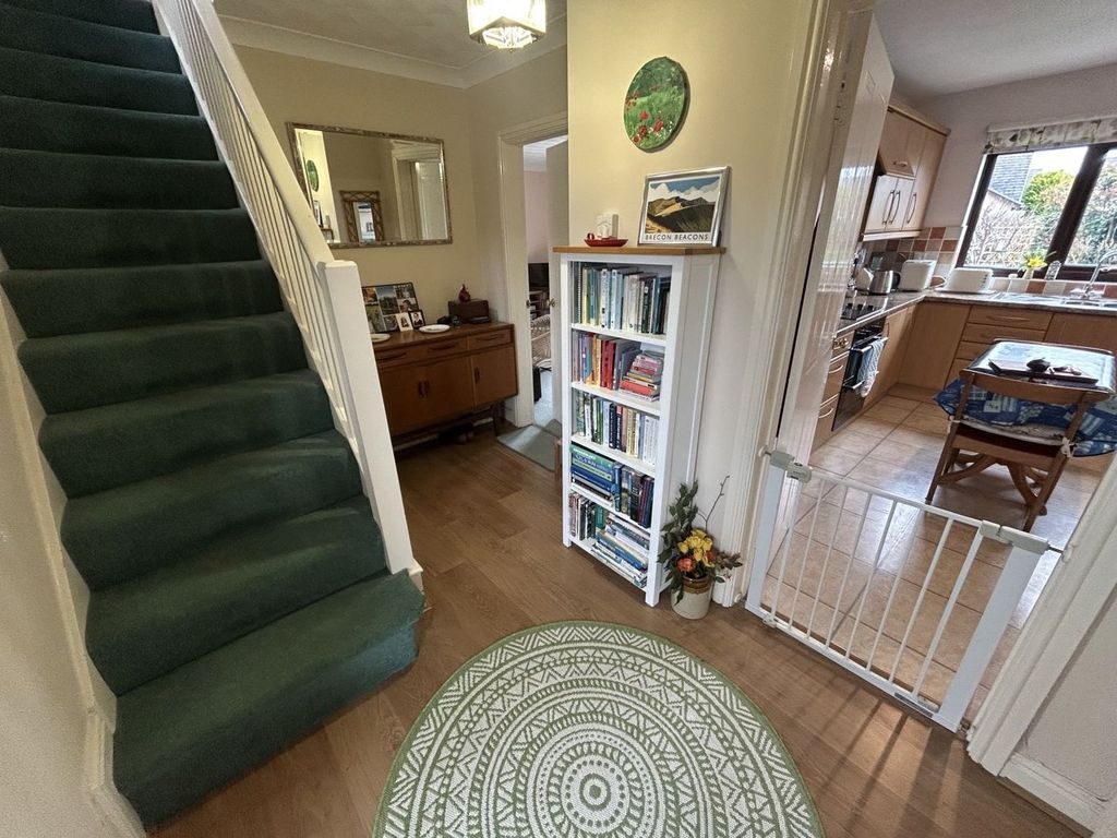 Property photo 3 of 14