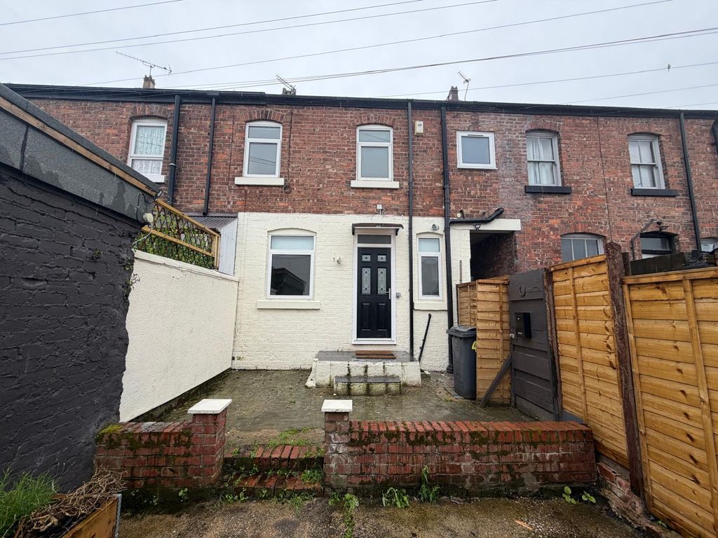 Property photo 1 of 8 42A Mart Lane