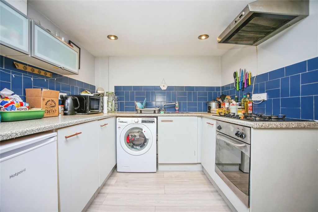 Property photo 3 of 7 Picture No. 12