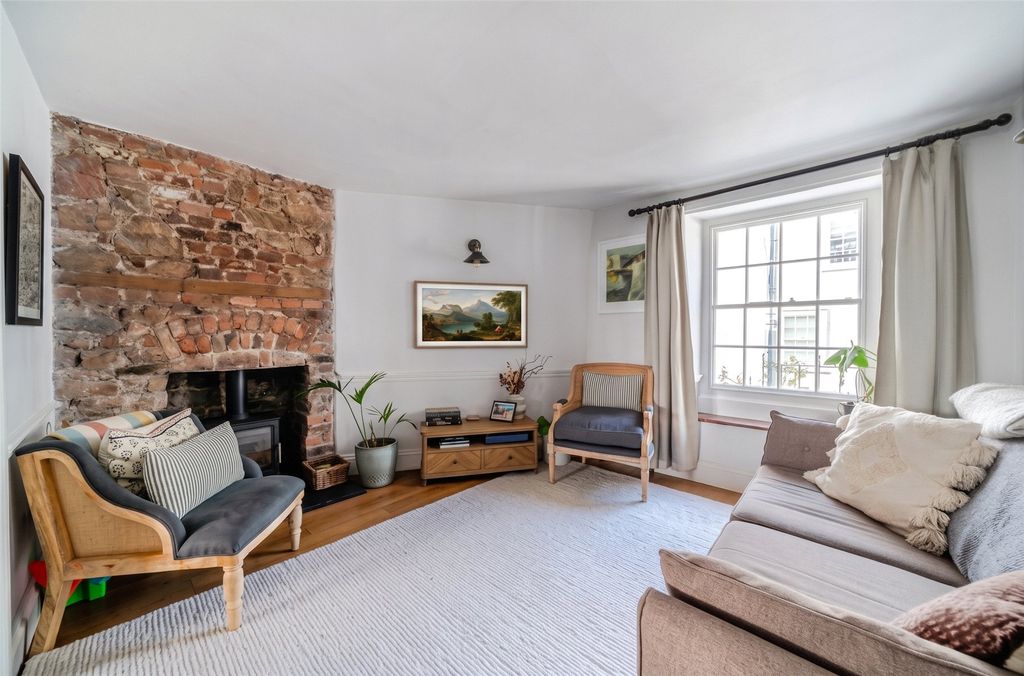 Property photo 3 of 14 Sitting Room