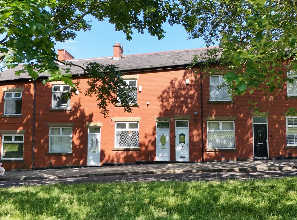 Property photo 1 of 17