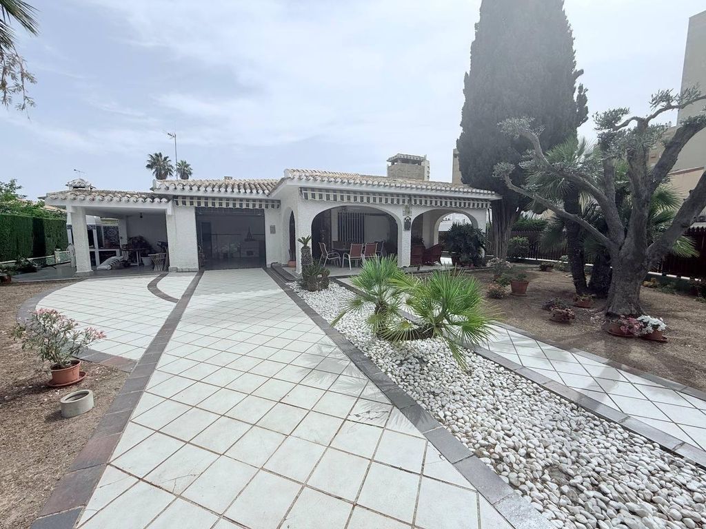 Property photo 1 of 35