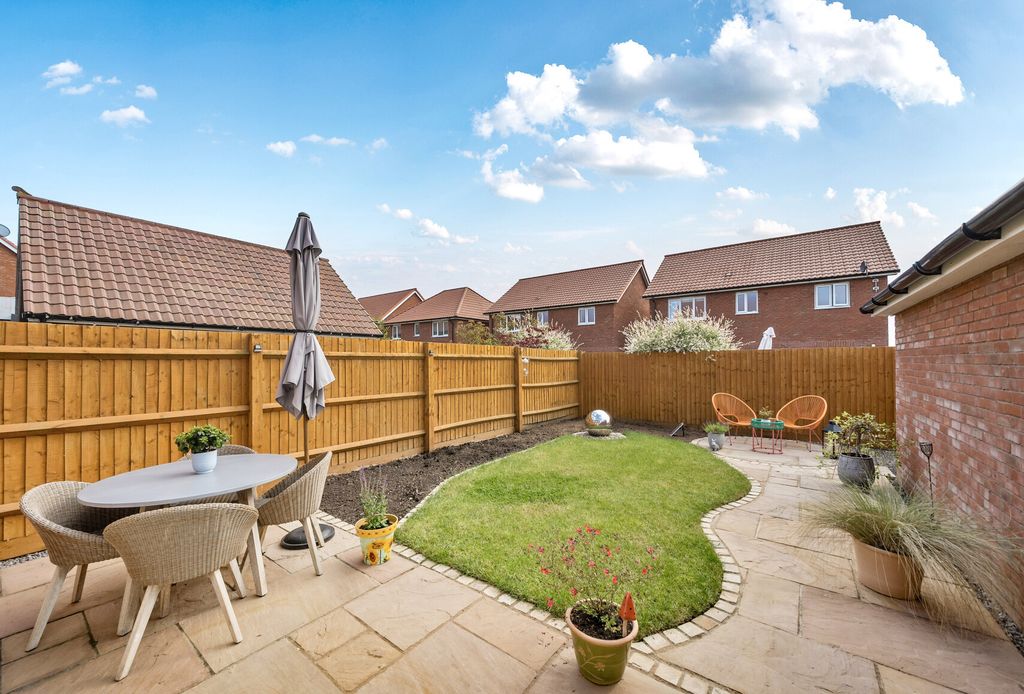 Property photo 2 of 10 1298327-30-682E0B...