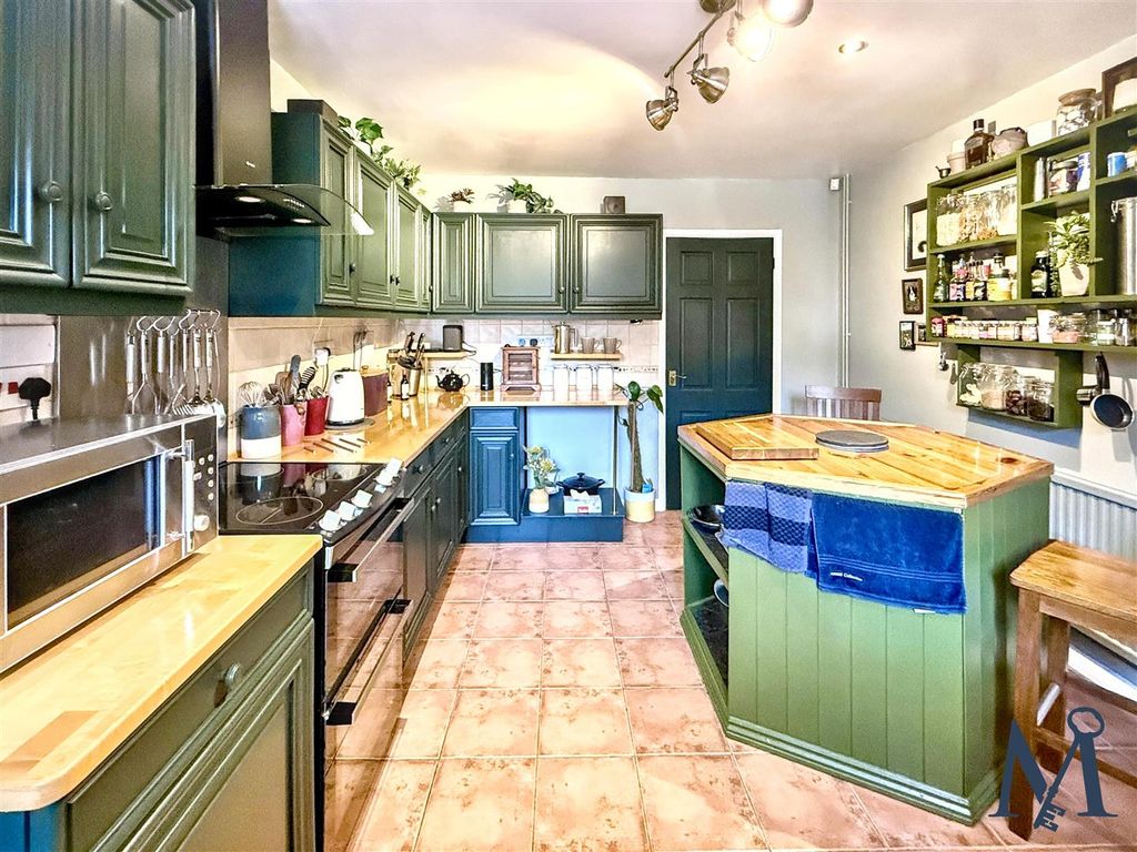 Property photo 3 of 20 Kitchen Diner