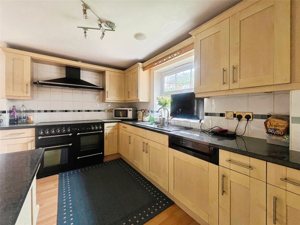 Property photo 2 of 22 Picture No. 25