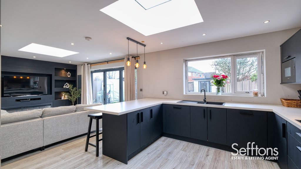 Property photo 2 of 32 Dscf1729_110