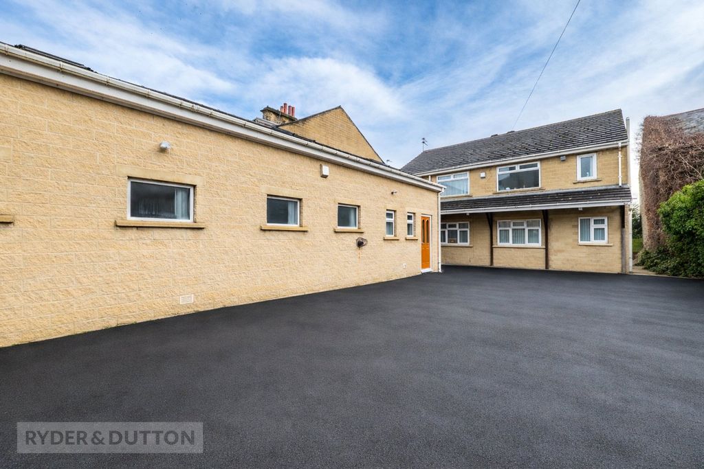 Property photo 2 of 26 Picture No. 30