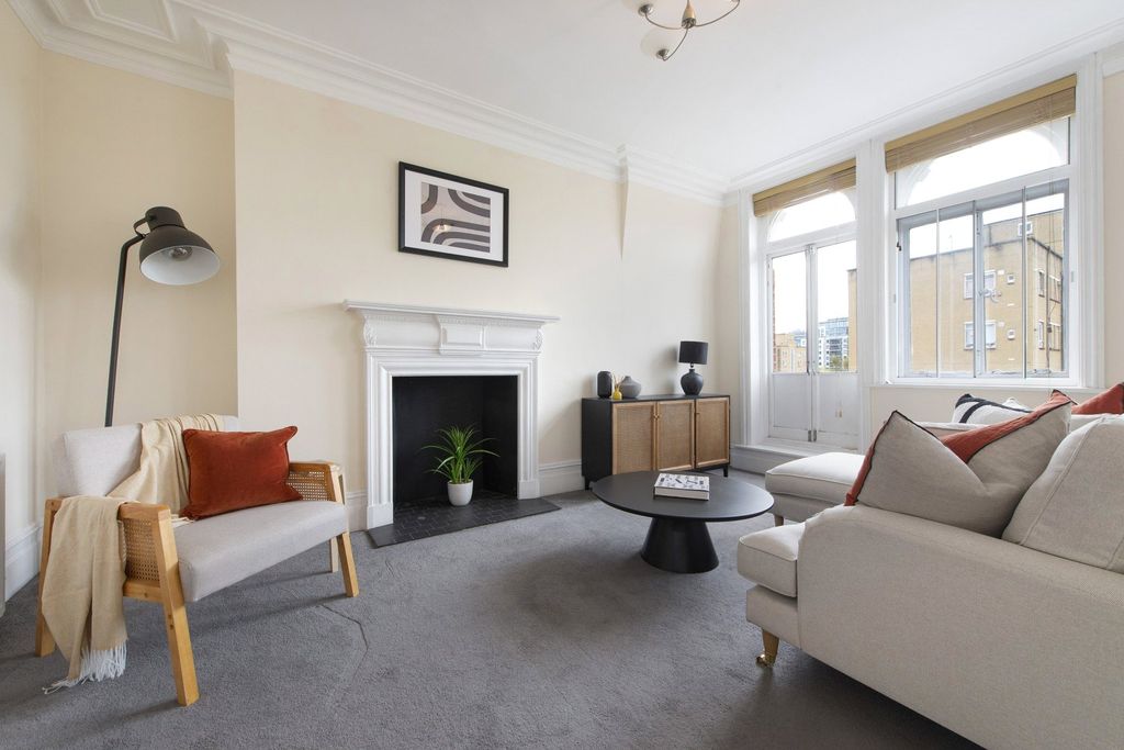 Property photo 3 of 11 Picture No. 32