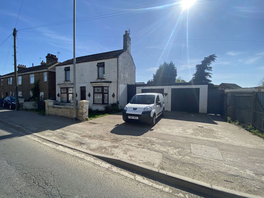 Property photo 1 of 12