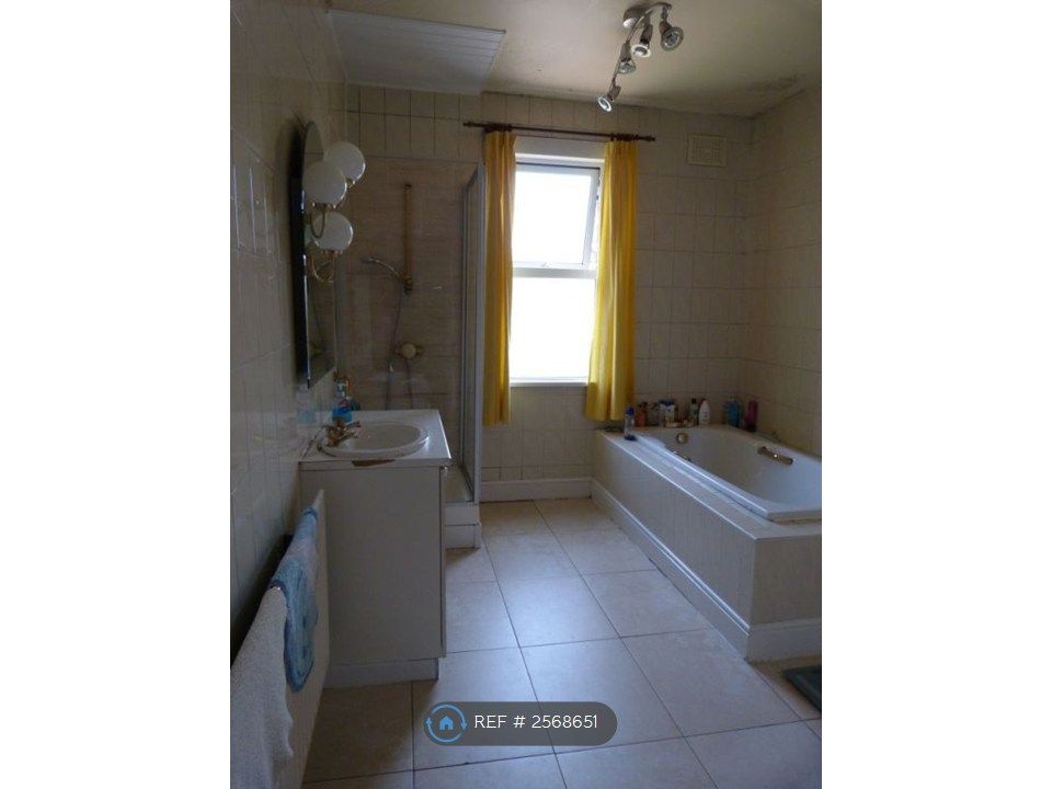 Property photo 3 of 5 Bathroom