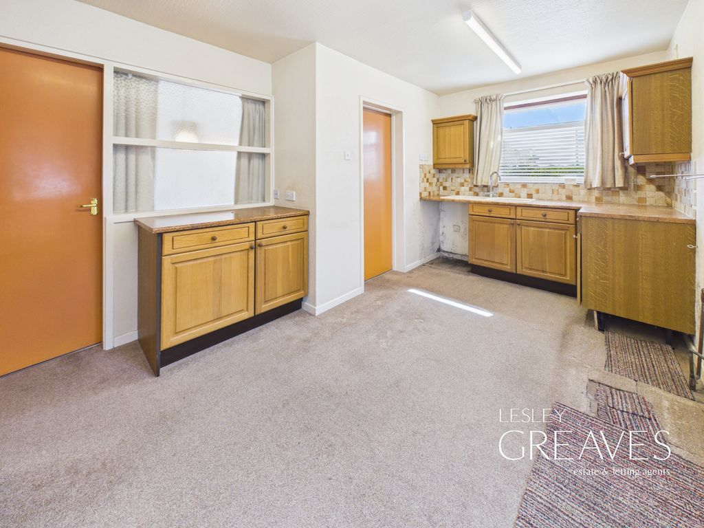 Property photo 3 of 24 Kitchen