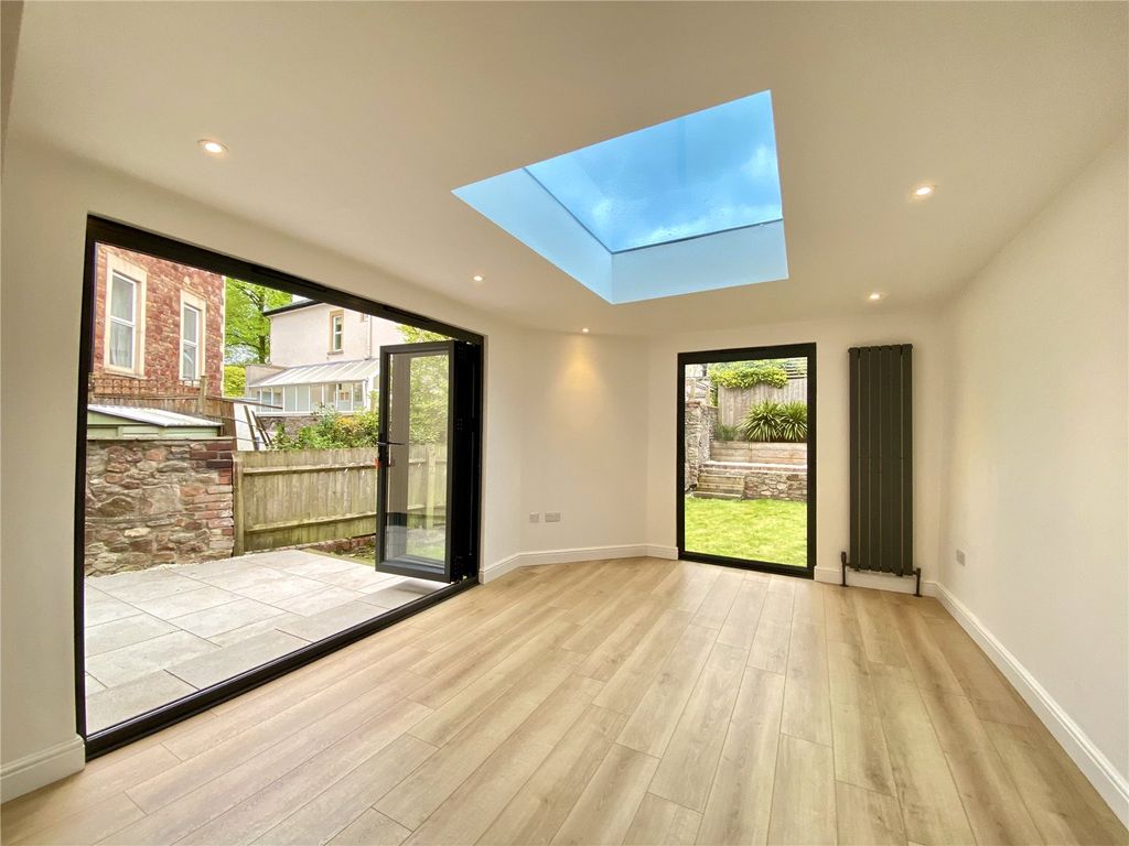 Property photo 2 of 23 Picture No. 19