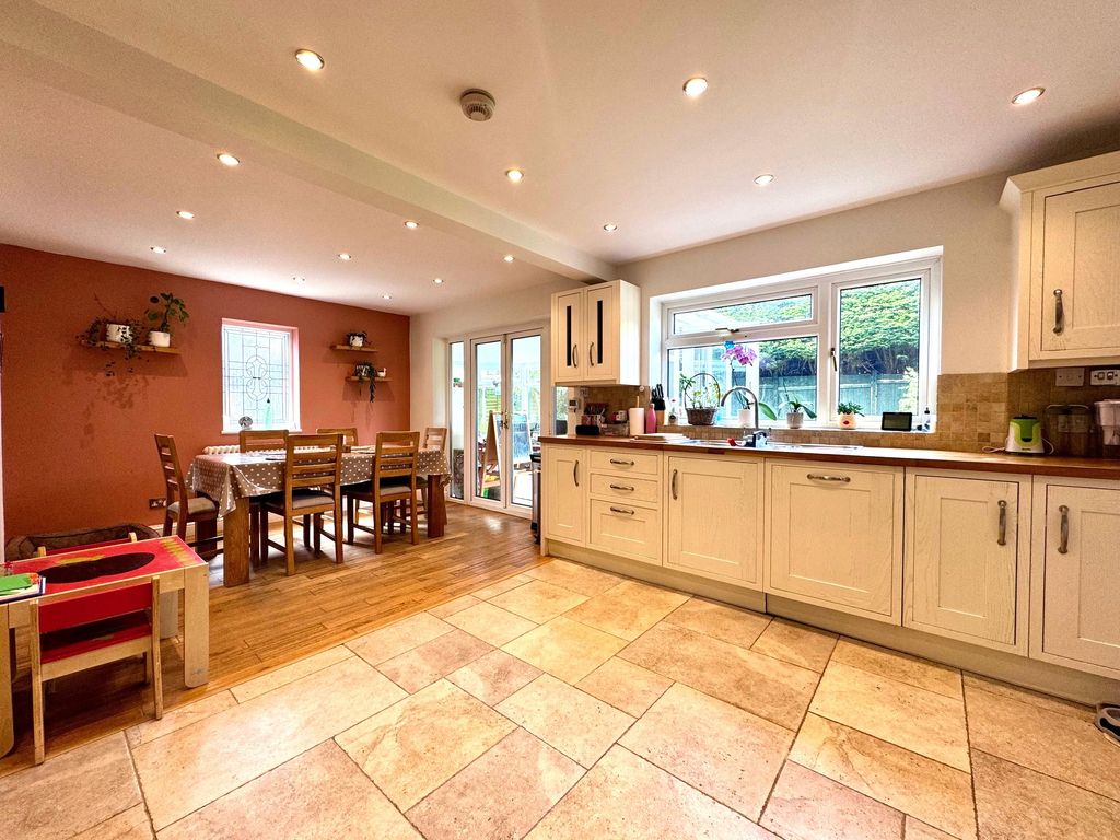 Property photo 3 of 19 3