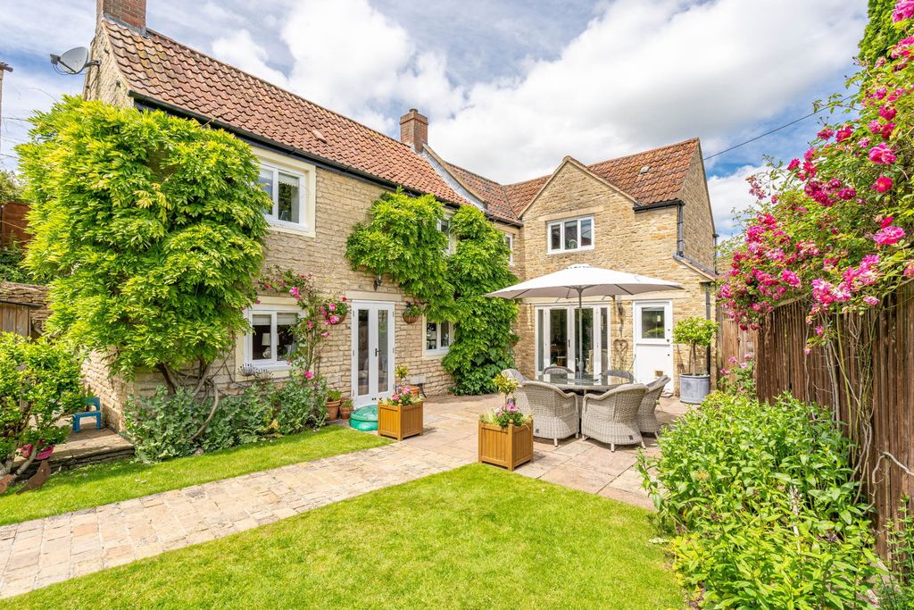 Property photo 1 of 18