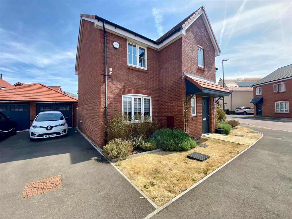 Property photo 1 of 18