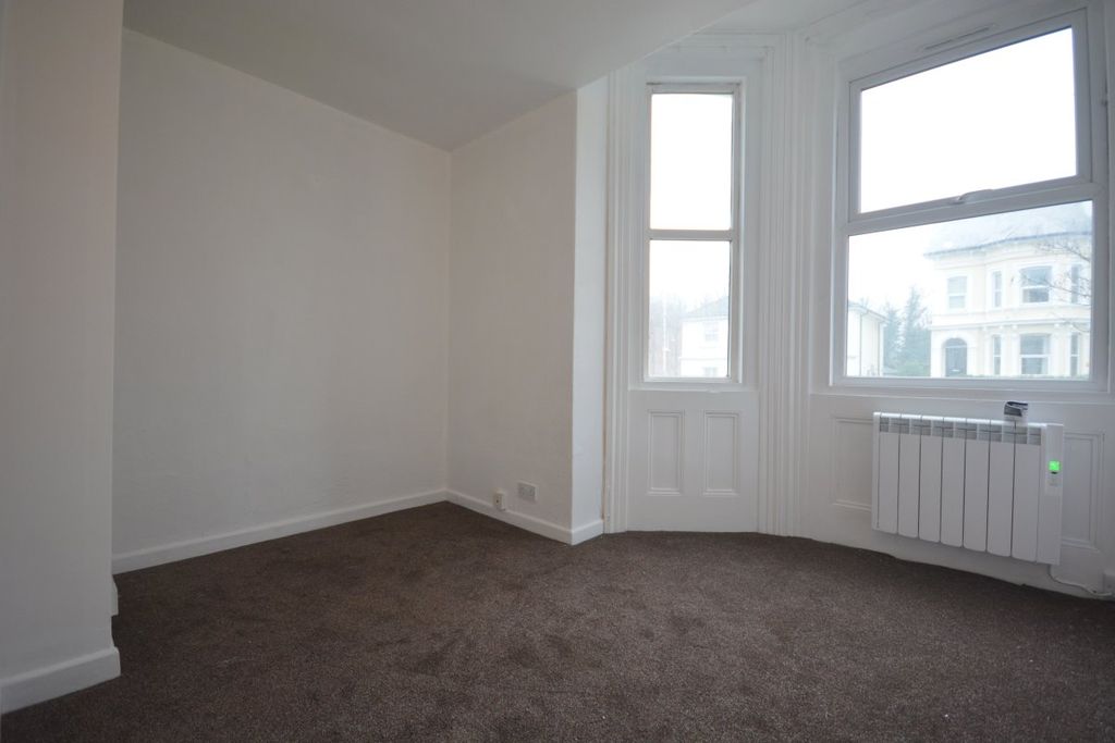 Property photo 3 of 6 Gallery