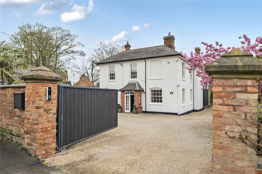 Property photo 1 of 40 Lavender House