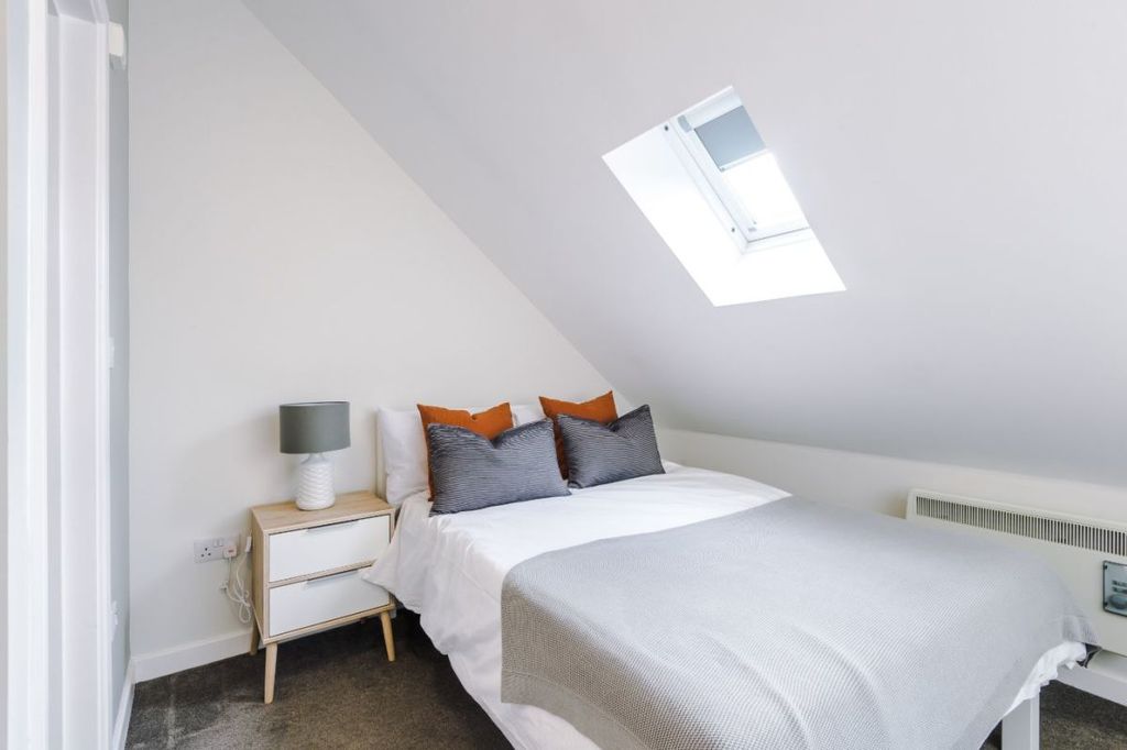 Property photo 3 of 4 Shf8 -  Bedroom