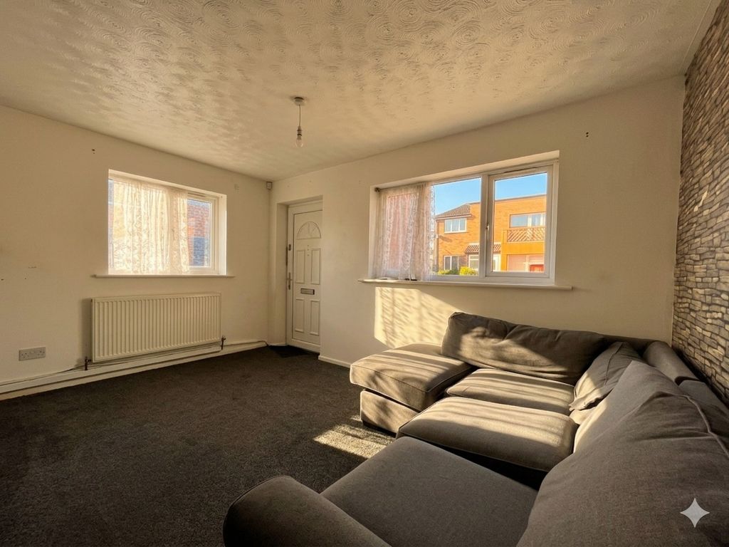 Property photo 2 of 6 4998732