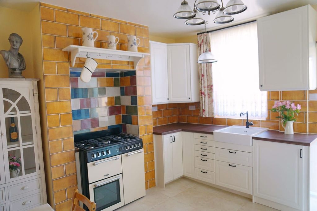 Property photo 2 of 51