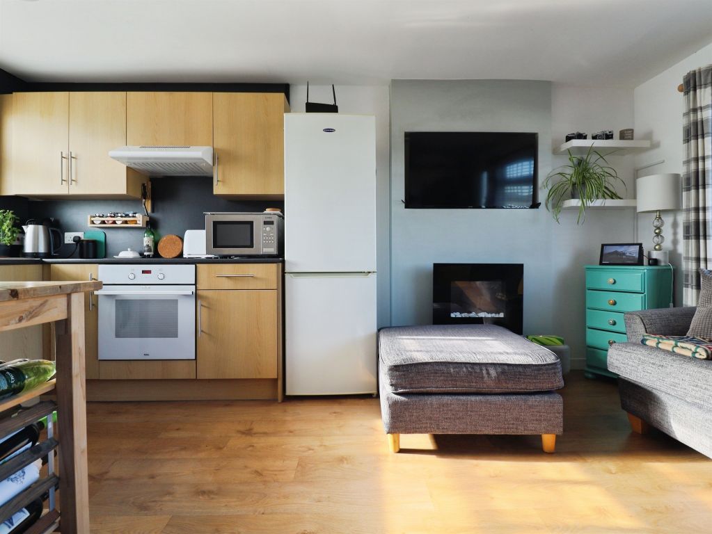 Property photo 3 of 16