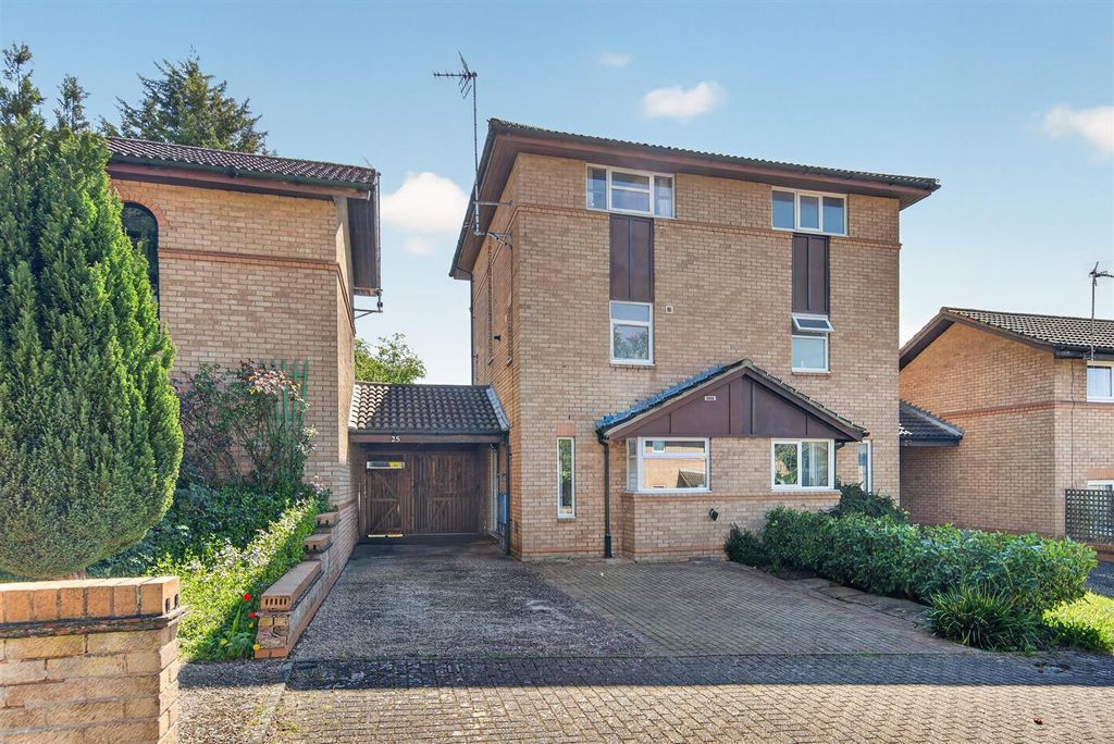 Property photo 1 of 27 25Claphamplweb03.Jpg