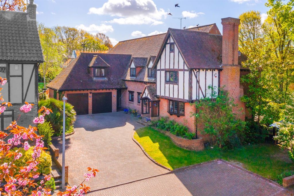 Property photo 1 of 63