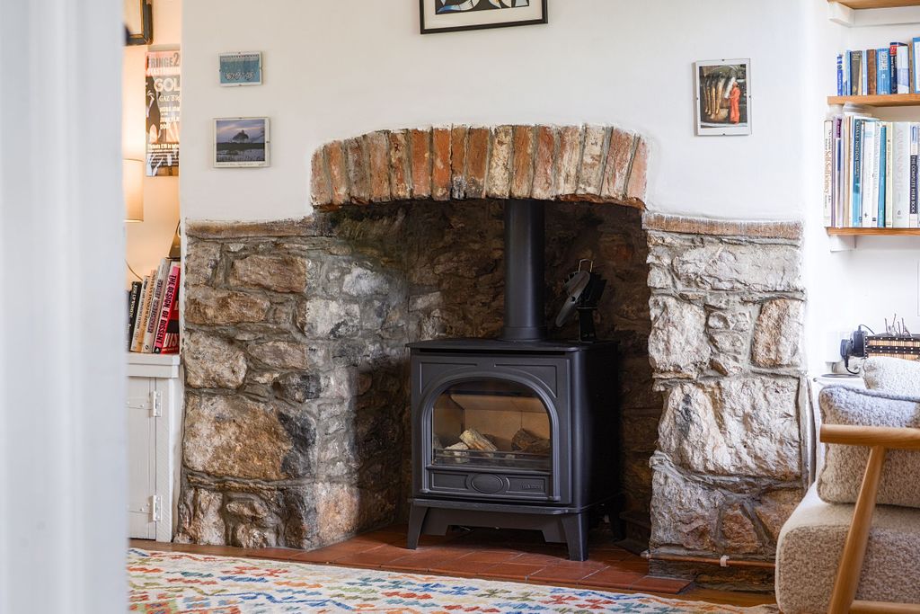 Property photo 3 of 11