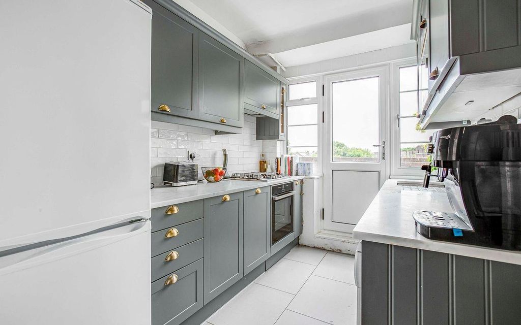 Property photo 3 of 12 Kitchen.Jpg