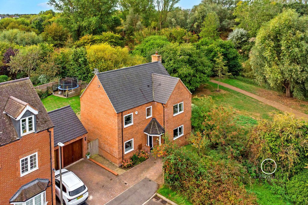 Property photo 1 of 33