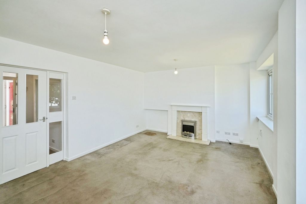 Property photo 3 of 18 Photo