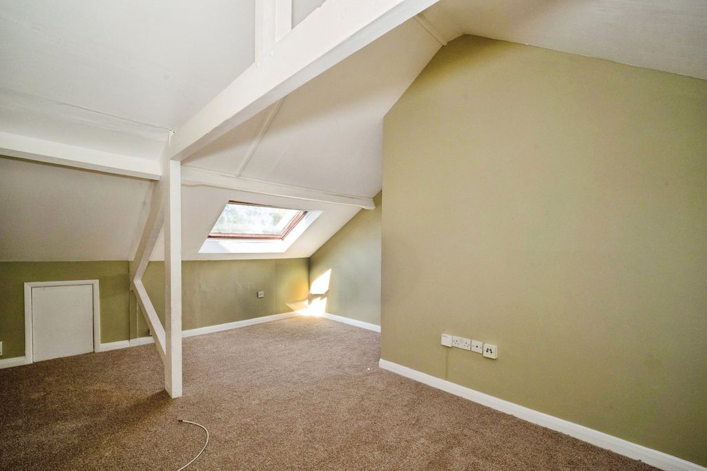 Property photo 2 of 17 Picture No. 18