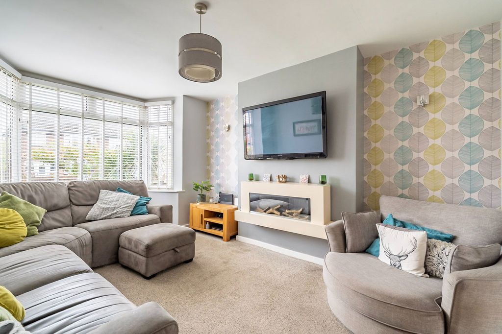 Property photo 3 of 20