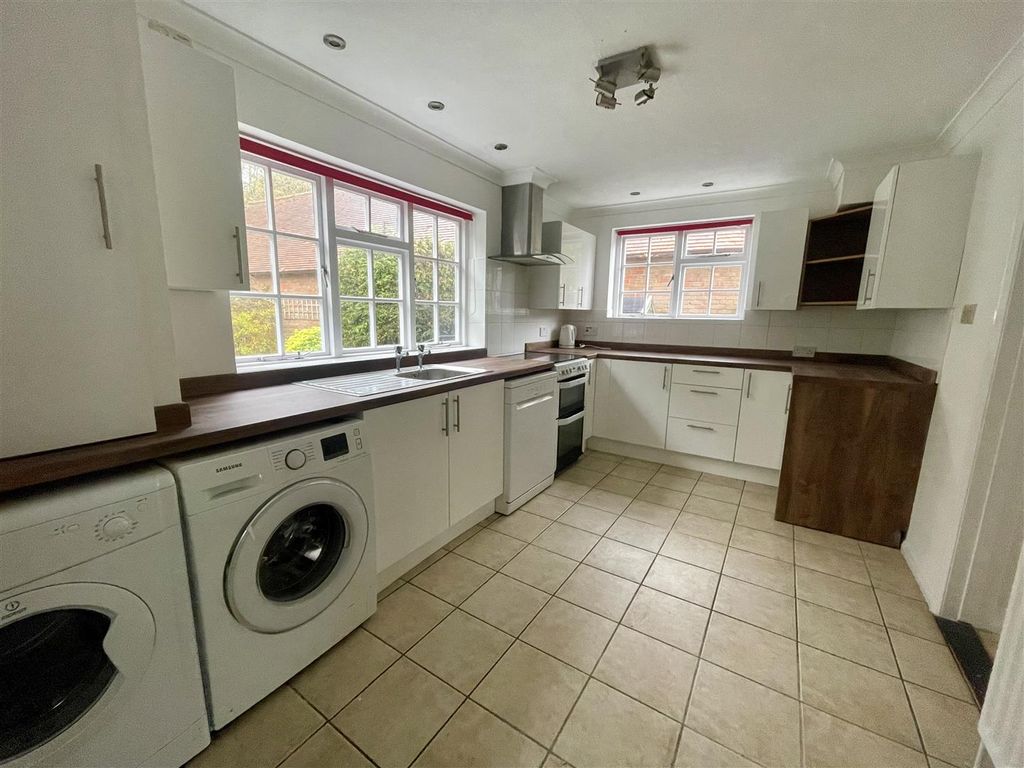 Property photo 2 of 18 Kitchen.Jpg