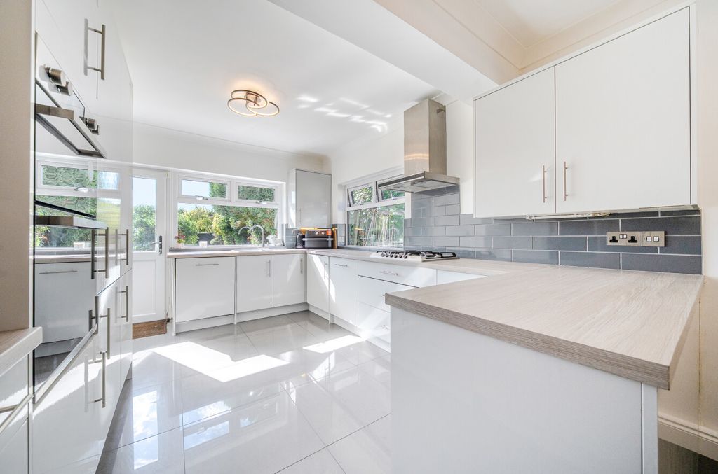 Property photo 2 of 24 1343426-21-68Ad86...