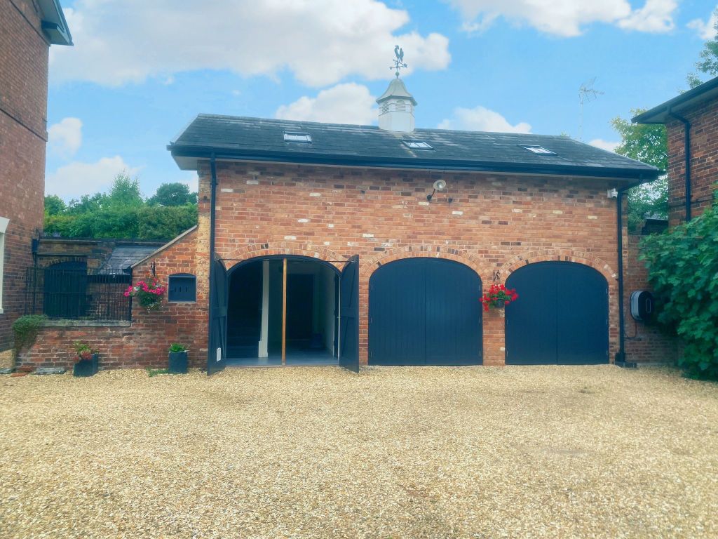 Property photo 1 of 7 Front