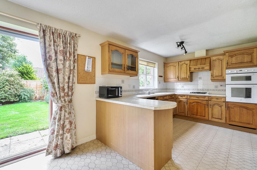 Property photo 2 of 20 Kitchen