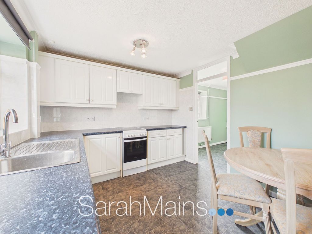 Property photo 3 of 13 Kitchen