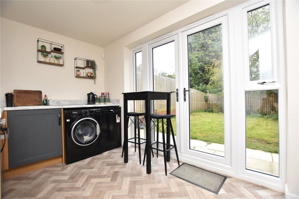 Property photo 3 of 15 Picture No. 12